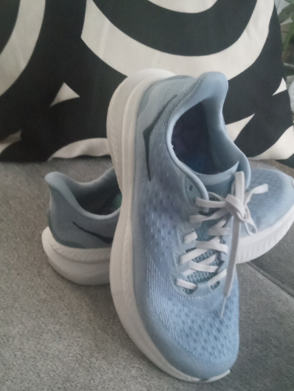 Hoka Women's Light Blue and White Running Sneakers 8.5 - Picture 6 of 10